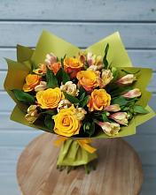 Букет цветов из:  Альстромерии и Розы в Таежный Красноярского края