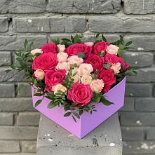 Цветочная композиция из Розы в коробке в Таежный Красноярского края