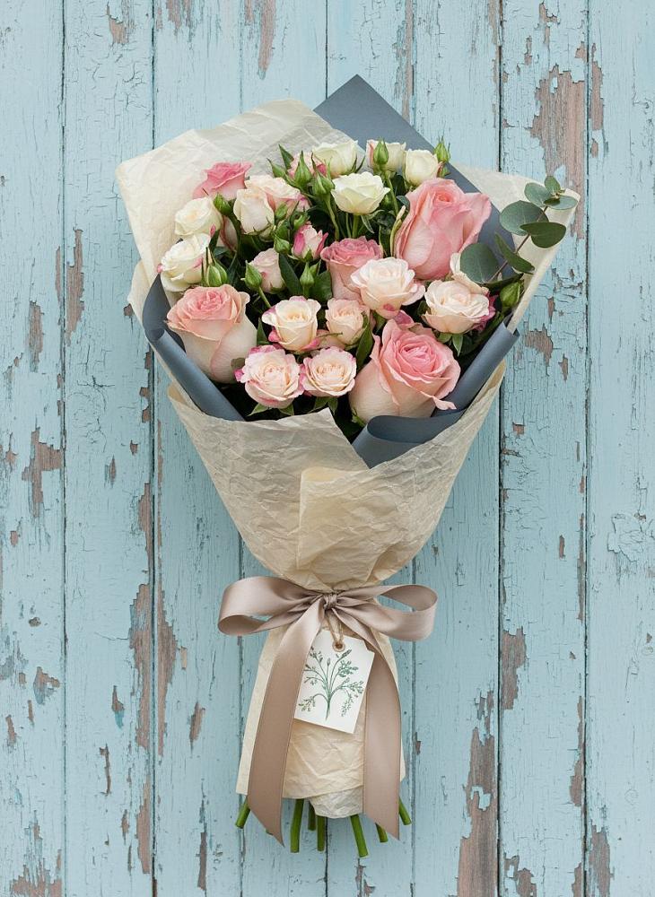 Букет цветов из: Розы в Таежный Красноярского края