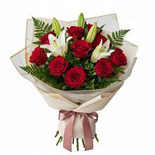 Букет цветов из:  Лилии и Розы в Таежный Красноярского края