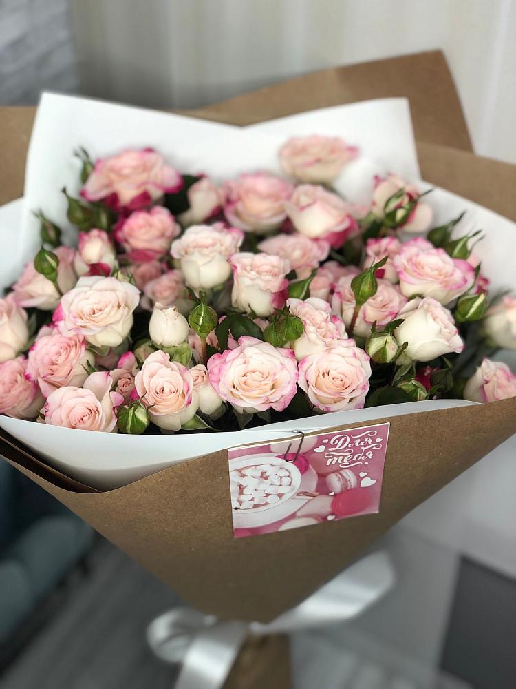 Букет цветов из: Розы в Таежный Красноярского края