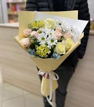 Букет цветов из:  Альстромерии, Розы и Хризантемы в Таежный Красноярского края