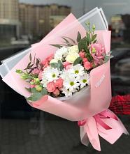 Букет цветов из:  Розы, Лизиантусы и Хризантемы в Таежный Красноярского края