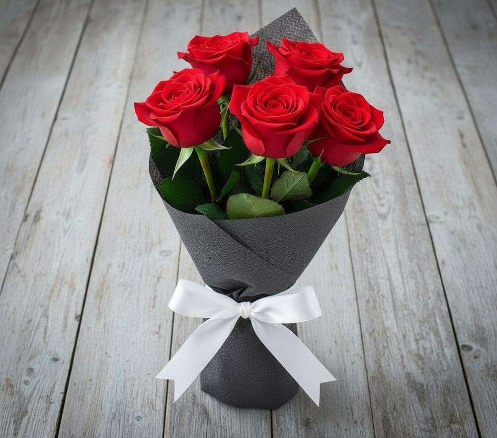 Букет 5 Красных роз Эдлесс Лав в Таежный Красноярского края