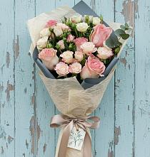 Букет цветов из:  Розы в Таежный Красноярского края