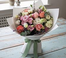 Букет цветов из:  Розы, Лизиантусы и Гвоздики в Таежный Красноярского края