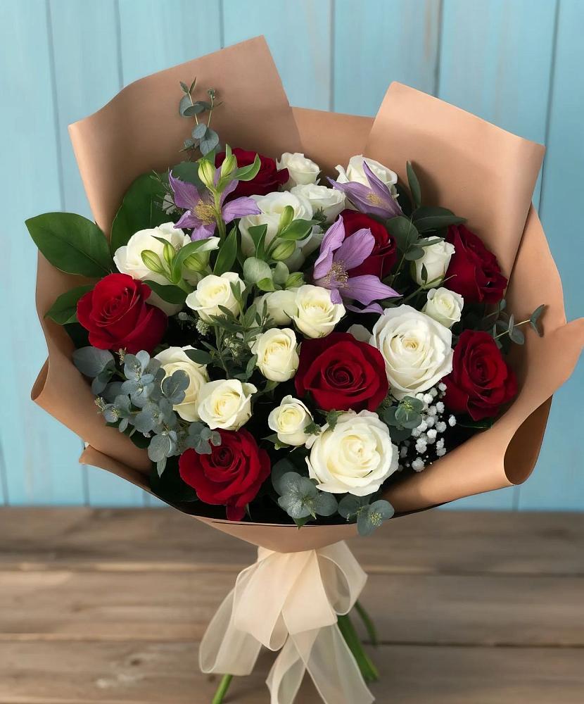 Букет цветов из: Розы и Альстромерии в Таежный Красноярского края