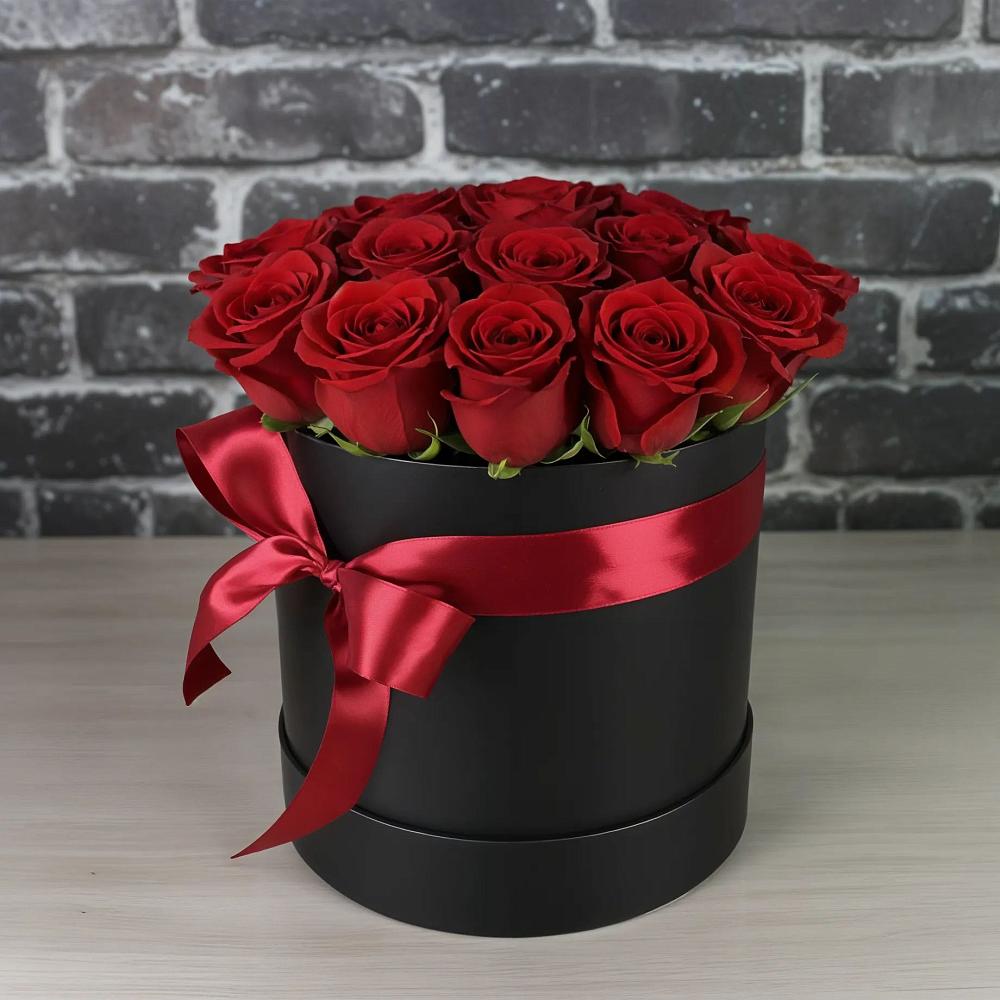 Цветочная композиция из Розы в шляпной коробке в Таежный Красноярского края